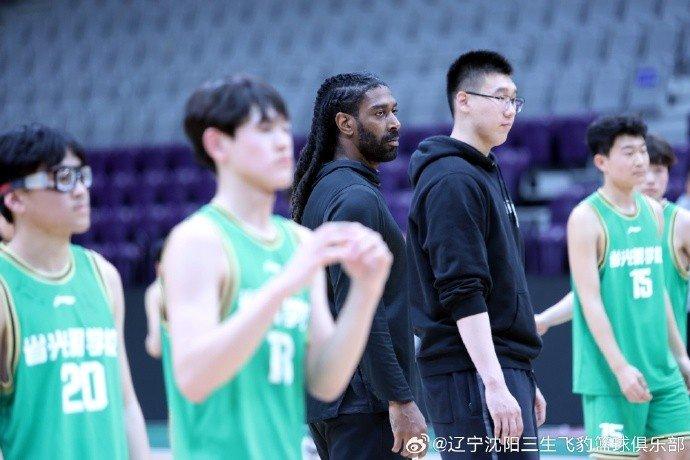 儿童篮球基本功训练内容怎么写的_0
