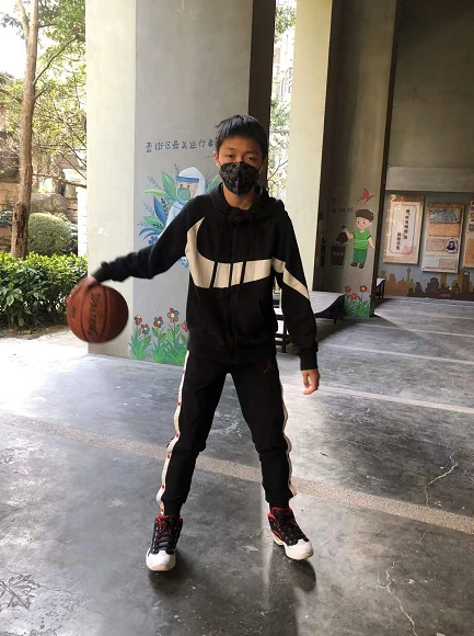 如何使用智能耳机提高篮球训练效果_0