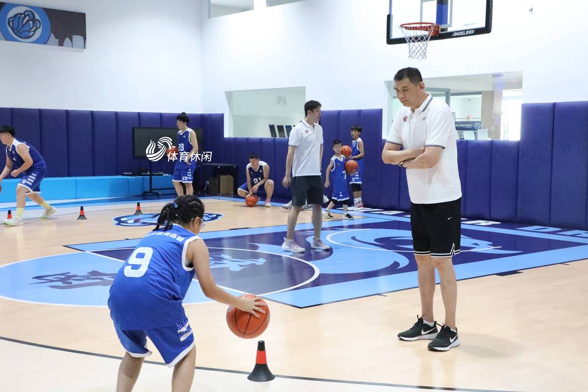 如何选择适合孩子的篮球夏令营?